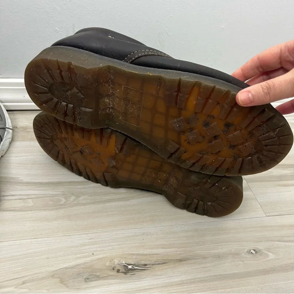 Dr. Martens classic dark
